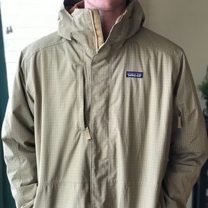 Patagonia men’s insulated torrentshell jacket NWOT